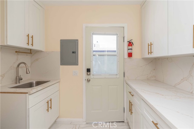 Detail Gallery Image 17 of 44 For 536 Myrtle St, Glendale,  CA 91203 - 2 Beds | 2 Baths
