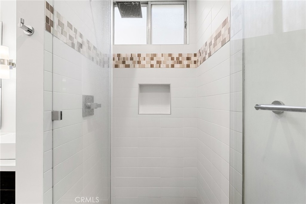 https://media.crmls.org/medias/2a72c8ac-1414-46c1-b41d-b517d8a7efef.jpg?preset=X-Large