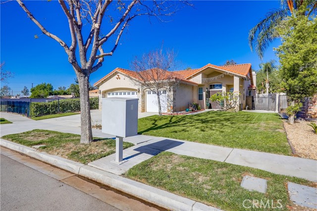 Detail Gallery Image 3 of 68 For 15918 Katherine St, Fontana,  CA 92335 - 4 Beds | 2 Baths