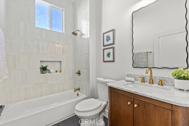 Detail Gallery Image 19 of 26 For 13360 Burbank Bld #8,  Sherman Oaks,  CA 91401 - 2 Beds | 2/1 Baths