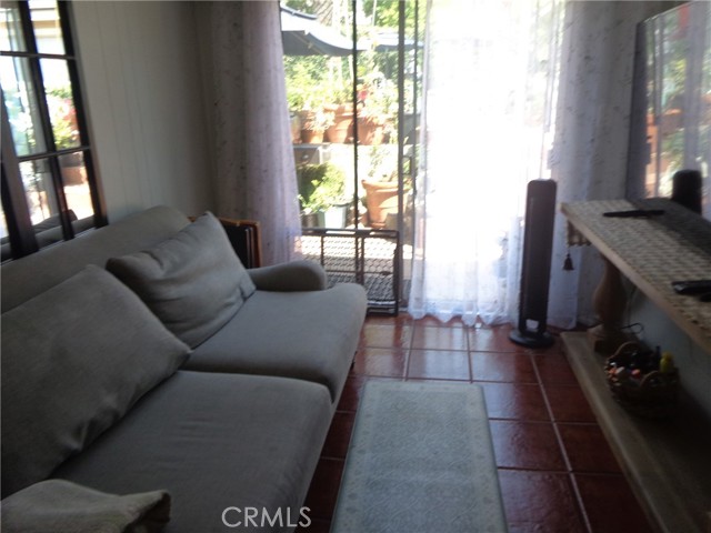 Detail Gallery Image 21 of 69 For 3855 York Bld, Los Angeles,  CA 90065 - 3 Beds | 2 Baths