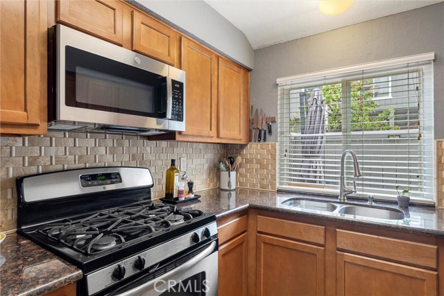 Detail Gallery Image 10 of 30 For 2730 W Segerstrom Ave #C,  Santa Ana,  CA 92704 - 2 Beds | 1/1 Baths