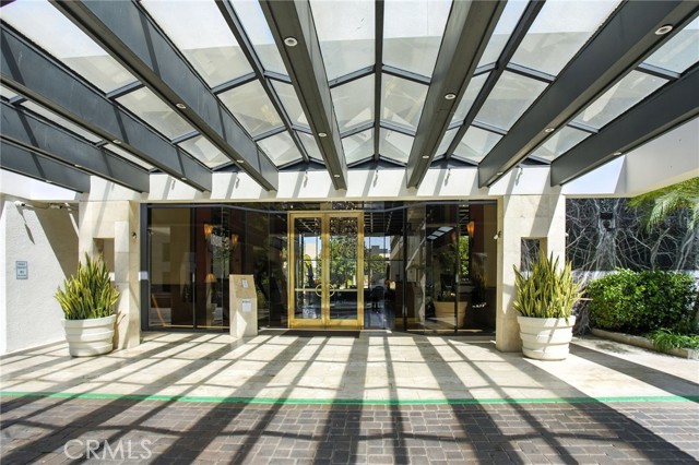 121 S Hope Street, Los Angeles CA: https://media.crmls.org/medias/2a768f1a-3807-46cb-922c-ca28c2871965.jpg