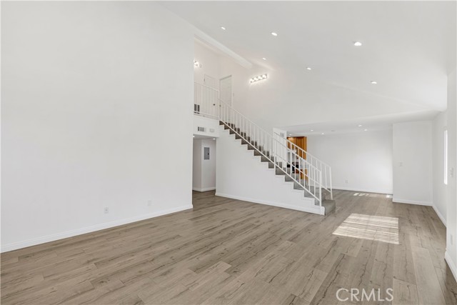 Detail Gallery Image 1 of 24 For 1132 Elm Ave #215,  Glendale,  CA 91201 - 2 Beds | 2/1 Baths