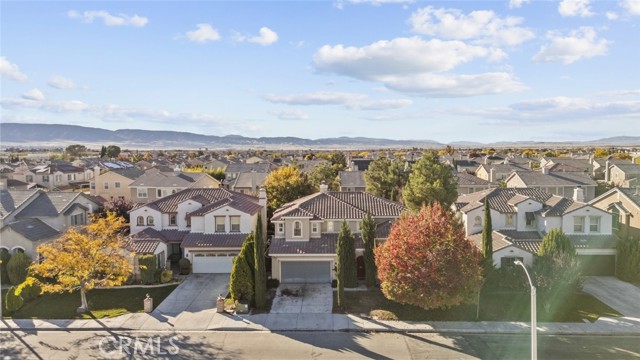 Detail Gallery Image 3 of 43 For 43891 42nd St, Lancaster,  CA 93536 - 3 Beds | 3 Baths