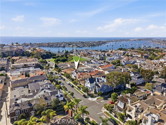 Detail Gallery Image 10 of 42 For 429 Carnation Ave, Corona Del Mar,  CA 92625 - 5 Beds | 5 Baths