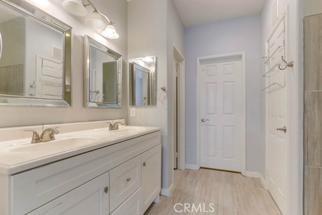 14 Taquitz, Irvine CA: https://media.crmls.org/medias/2a77c4a5-321f-40bc-8b29-82e5ee8fd636.jpg