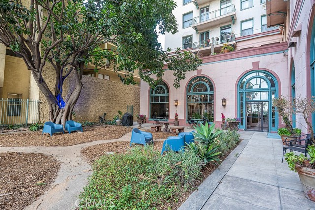 455 E Ocean Blvd, Long Beach CA: https://media.crmls.org/medias/2a7815a3-1c0d-4be7-a974-b5f85b16740e.jpg