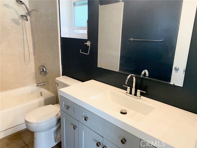 Detail Gallery Image 9 of 10 For 410 N Clark St #J,  Orange,  CA 92868 - 1 Beds | 1 Baths