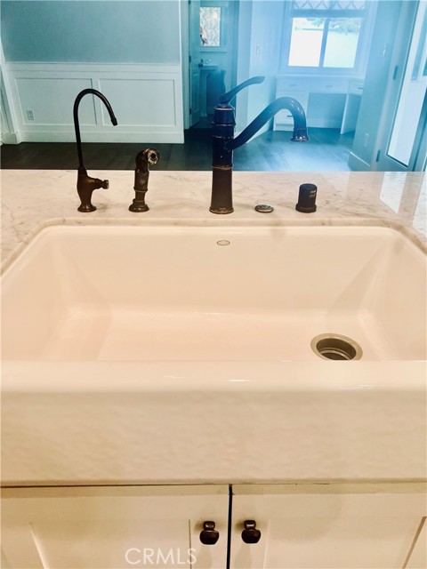 1856 9th Street, Manhattan Beach CA: https://media.crmls.org/medias/2a7a3e96-0c1c-48cb-8e48-e06ca8f30903.jpg