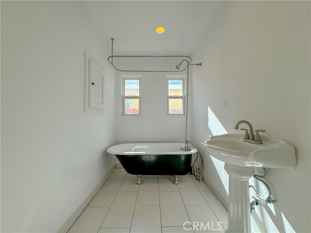 Detail Gallery Image 22 of 37 For 1423 W 65th St, Los Angeles,  CA 90047 - – Beds | – Baths