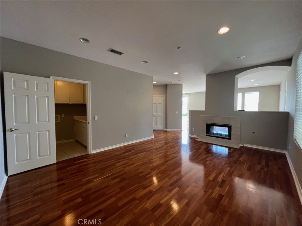 MLS #OC25273280 image #17