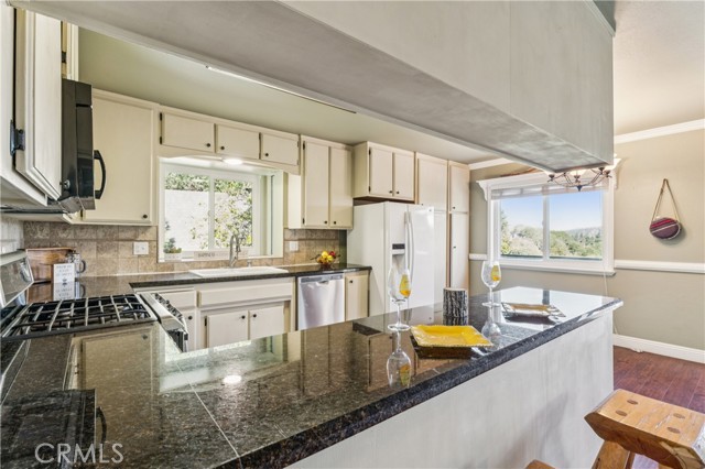 24798 Edelweiss, Crestline, CA 92325