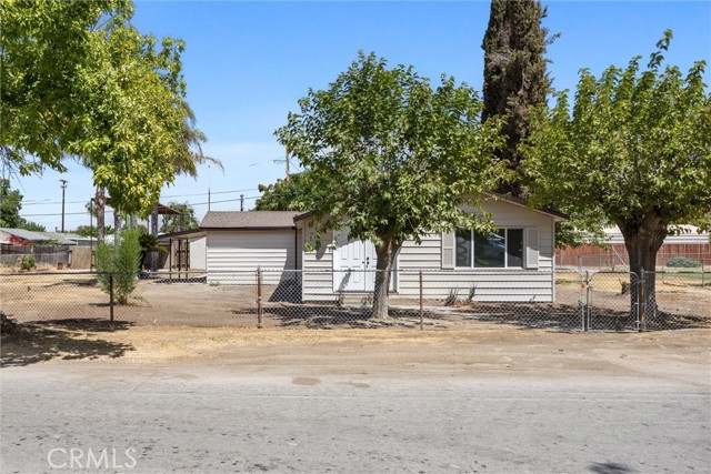 Detail Gallery Image 2 of 40 For 8880 Greenfield Park Dr, Bakersfield,  CA 93307 - 3 Beds | 3/1 Baths