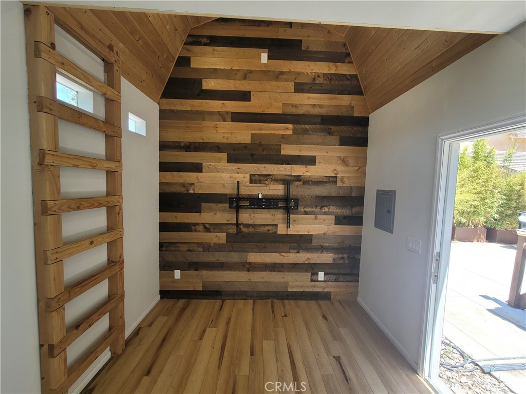 https://media.crmls.org/medias/2a7dbc69-ba62-4989-a3d0-bca8817a360d.jpg?preset=X-Large