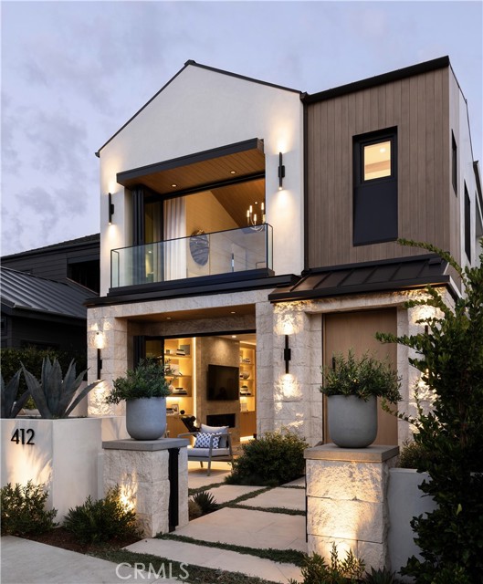 412 Heliotrope Avenue, Corona del Mar CA: https://media.crmls.org/medias/2a7dfa09-dce6-4e52-9512-3bfc79f36cdc.jpg