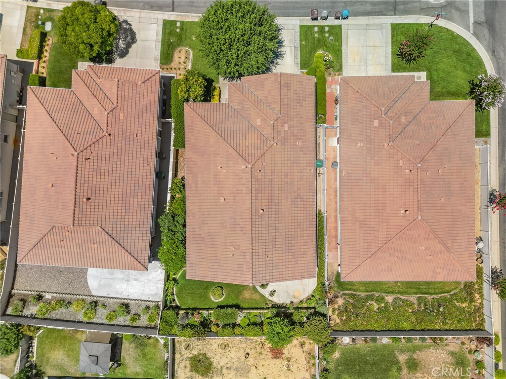 https://media.crmls.org/medias/2a7f7adb-48ae-4f7b-84e1-19dc46bcc789.jpg?preset=X-Large