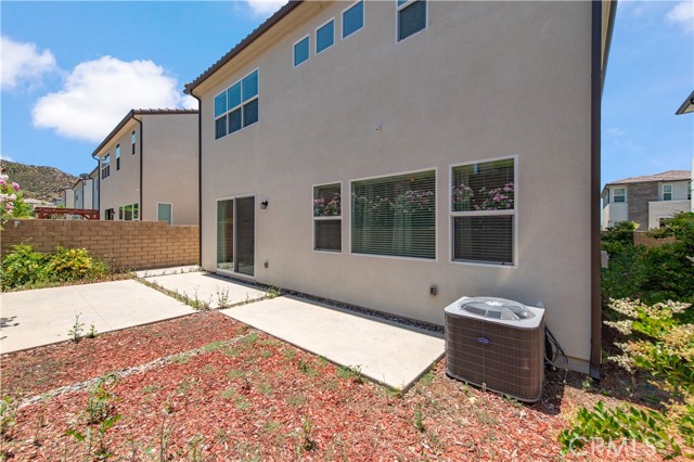 19256 Merryweather Drive, Canyon Country CA: https://media.crmls.org/medias/2a80532d-19d1-4e60-8343-302b5ae12c14.jpg
