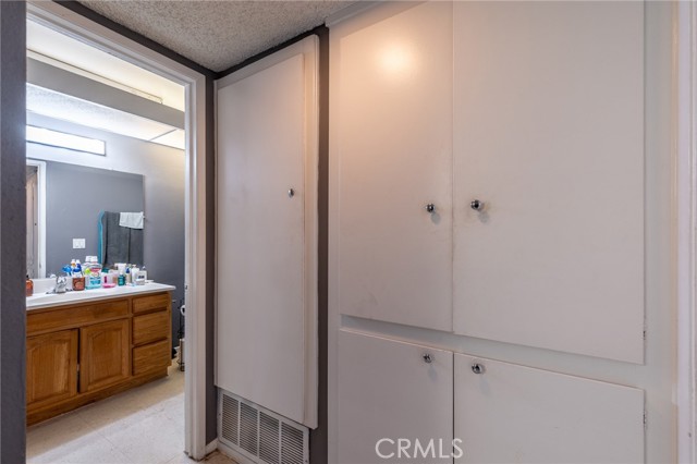 Detail Gallery Image 13 of 26 For 1101 W Macarthur Bld #212,  Santa Ana,  CA 92707 - 1 Beds | 1 Baths