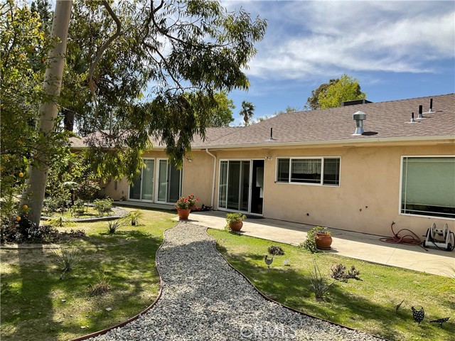 Detail Gallery Image 3 of 27 For 18310 Karen Dr, Tarzana,  CA 91356 - 4 Beds | 5 Baths