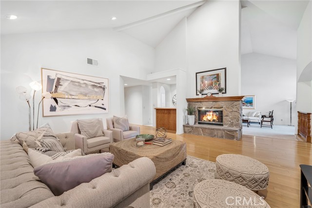 Detail Gallery Image 15 of 55 For 18830 Beechtree Ln, Porter Ranch,  CA 91326 - 5 Beds | 4/1 Baths