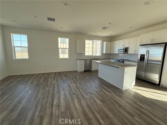 Detail Gallery Image 13 of 20 For 12768 Sila Way, Corona,  CA 92880 - 4 Beds | 4 Baths