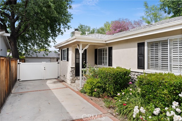 Detail Gallery Image 14 of 18 For 23219 Canzonet St, Woodland Hills,  CA 91367 - 3 Beds | 2/1 Baths