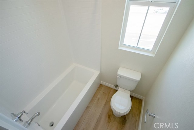 2850 Wagon Wheel Rd, Oxnard CA: https://media.crmls.org/medias/2a82e5f6-323a-48b3-b6b3-e29b3601020a.jpg