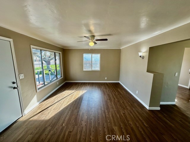 Detail Gallery Image 3 of 24 For 2707 2707 1/2 Center St, Bakersfield,  CA 93306 - 3 Beds | 2 Baths