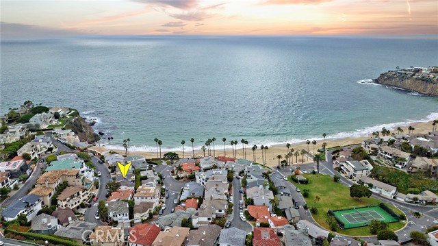 Detail Gallery Image 36 of 38 For 32 Emerald Bay, Laguna Beach,  CA 92651 - 3 Beds | 3/1 Baths