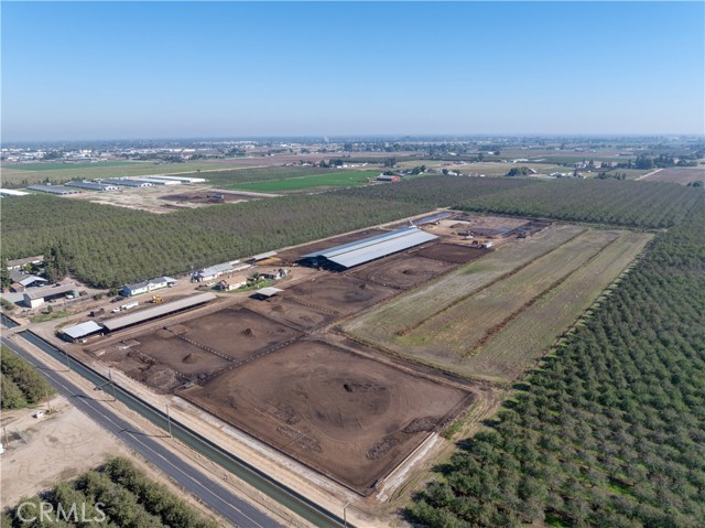 Detail Gallery Image 4 of 14 For 3918 S Kilroy Rd, Turlock,  CA 95380 - 5 Beds | 2 Baths