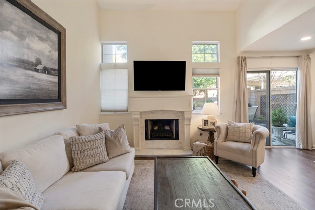 Detail Gallery Image 4 of 37 For 229 Windsong Ct, Azusa,  CA 91702 - 3 Beds | 3 Baths