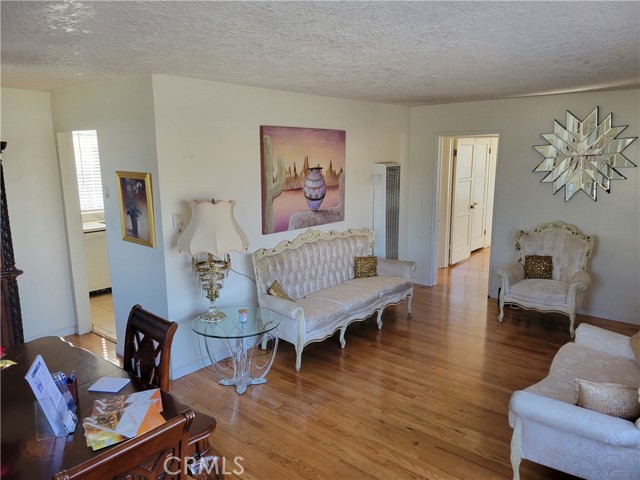 Detail Gallery Image 3 of 34 For 1220 E 121st, Los Angeles,  CA 90059 - 3 Beds | 1 Baths