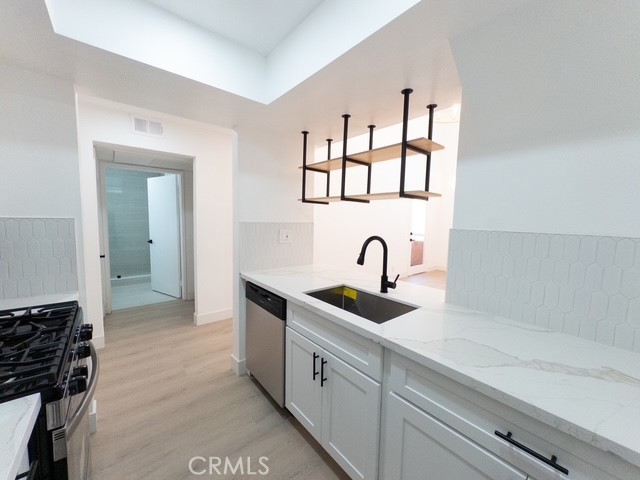 Detail Gallery Image 8 of 32 For 12601 Van Nuys Bld #209,  Pacoima,  CA 91331 - 1 Beds | 1 Baths