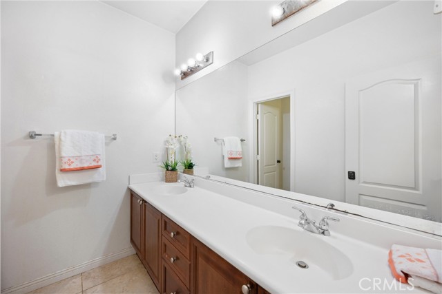 Image 31 of 49 For 25 Volta Del Tintori Street