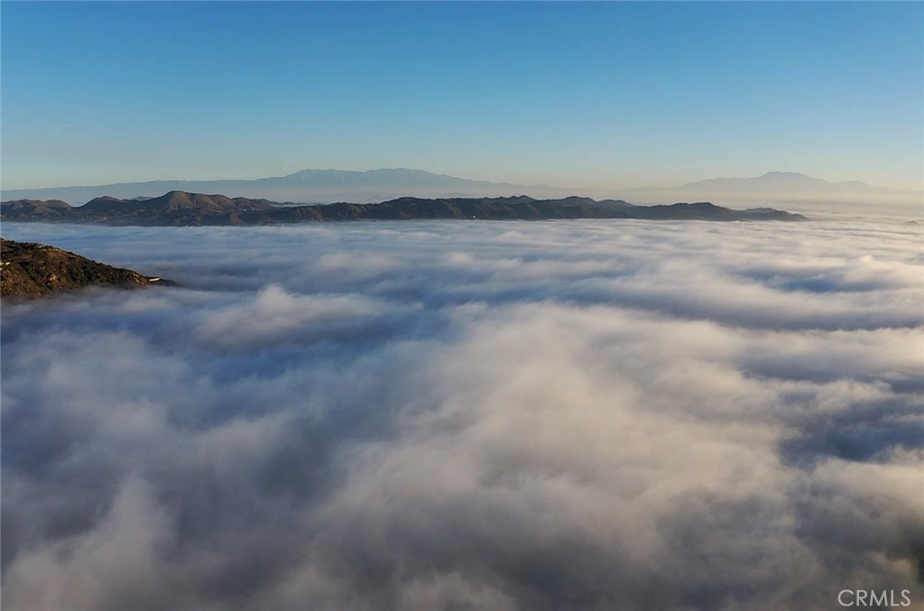 https://media.crmls.org/medias/2a844473-6efe-4850-87d3-b256d3710059.jpg?preset=X-Large