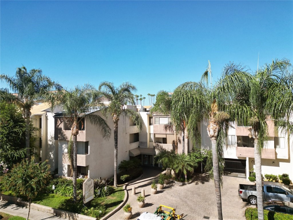 5325 Newcastle Avenue #328