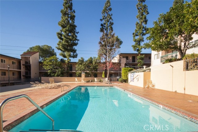 Detail Gallery Image 31 of 38 For 2940 N Verdugo Rd #321,  Glendale,  CA 91208 - 2 Beds | 2 Baths