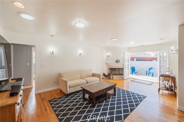 Detail Gallery Image 4 of 38 For 939 Belson St, Torrance,  CA 90502 - 3 Beds | 2 Baths