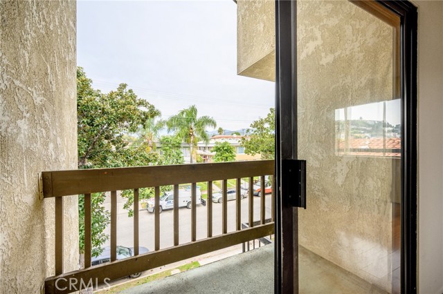 Detail Gallery Image 8 of 21 For 1004 E Garfield #5,  Glendale,  CA 91205 - 2 Beds | 2 Baths