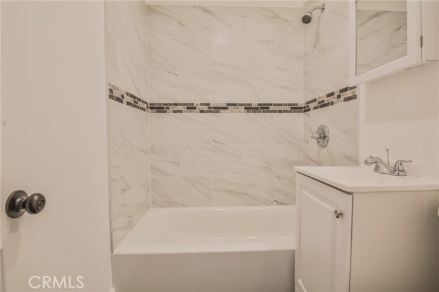 10955 S Spring Street, Los Angeles CA: https://media.crmls.org/medias/2a8715b4-91bc-4126-a510-a5b31cfbee10.jpg