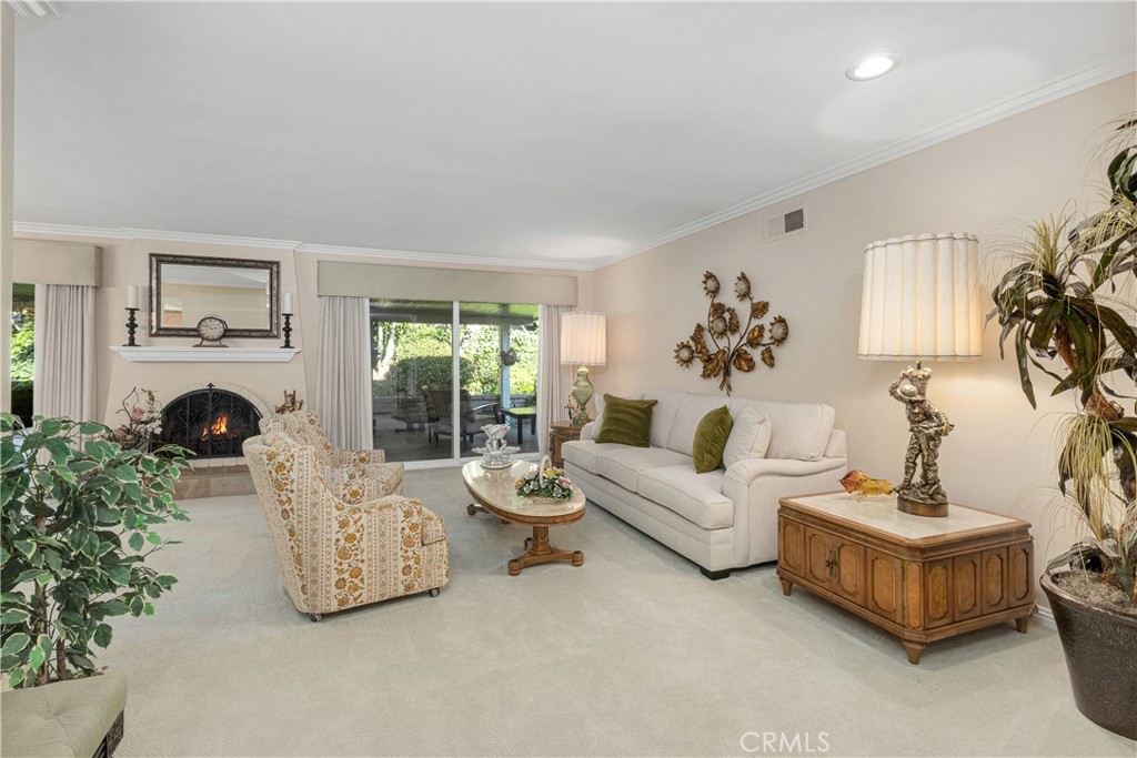 MLS #OC25257663 image #11