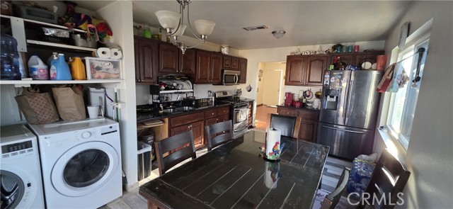 Detail Gallery Image 7 of 18 For 6362 Candle Light, Jurupa Valley,  CA 92509 - 4 Beds | 2 Baths