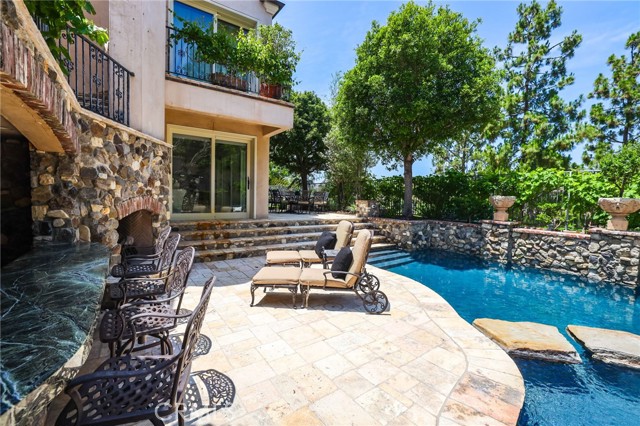 20 Cherry Hills Lane, Newport Beach CA: https://media.crmls.org/medias/2a88b5dd-fdff-412f-bc01-28f19a8215b8.jpg