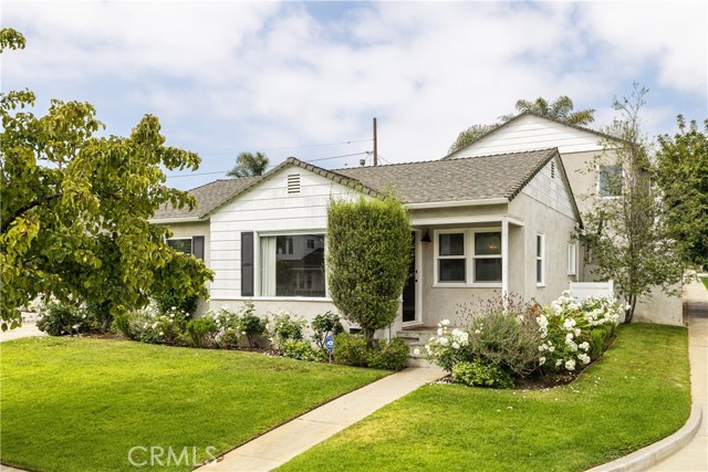 2209 Faymont Avenue, Manhattan Beach, California 90266, 4 Bedrooms Bedrooms, ,2 BathroomsBathrooms,Residential,For Sale,Faymont,SB25007792