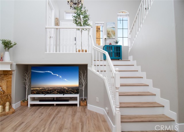 Detail Gallery Image 6 of 24 For 922 Pala Mesa, Corona,  CA 92879 - 3 Beds | 2/1 Baths