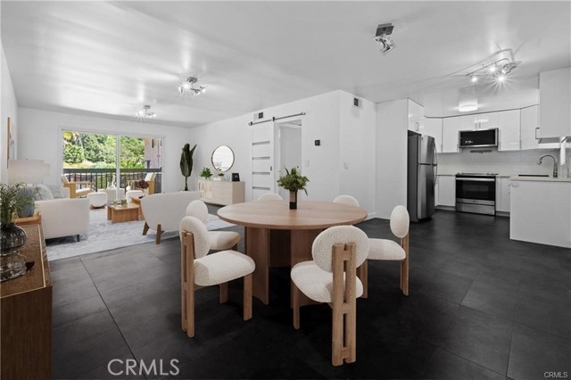 2940 N Verdugo RD Unit: 214