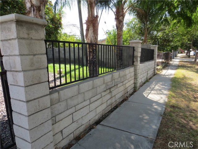 5855 Challen Avenue, Riverside CA: https://media.crmls.org/medias/2a8a6038-1eab-4b53-b5b6-3d814fdf7877.jpg