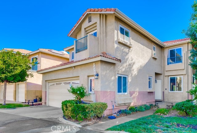 Detail Gallery Image 4 of 75 For 18556 Olympian Ct, Canyon Country,  CA 91351 - 3 Beds | 2/1 Baths