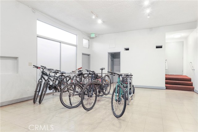 Detail Gallery Image 27 of 34 For 1045 N Kings Rd #105,  West Hollywood,  CA 90069 - 2 Beds | 2 Baths